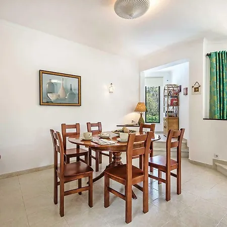 Sleeps 8 Pool Air Con Wifi *