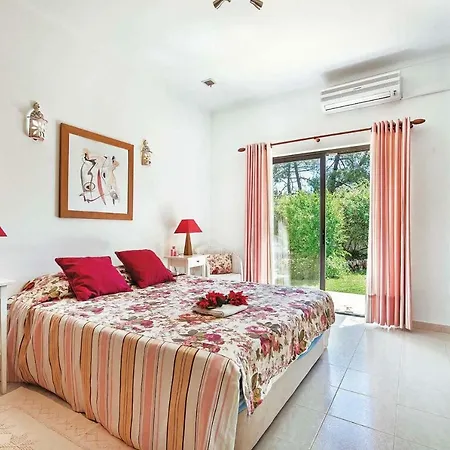 Sleeps 8 Pool Air Con Wifi * Gale de Cima